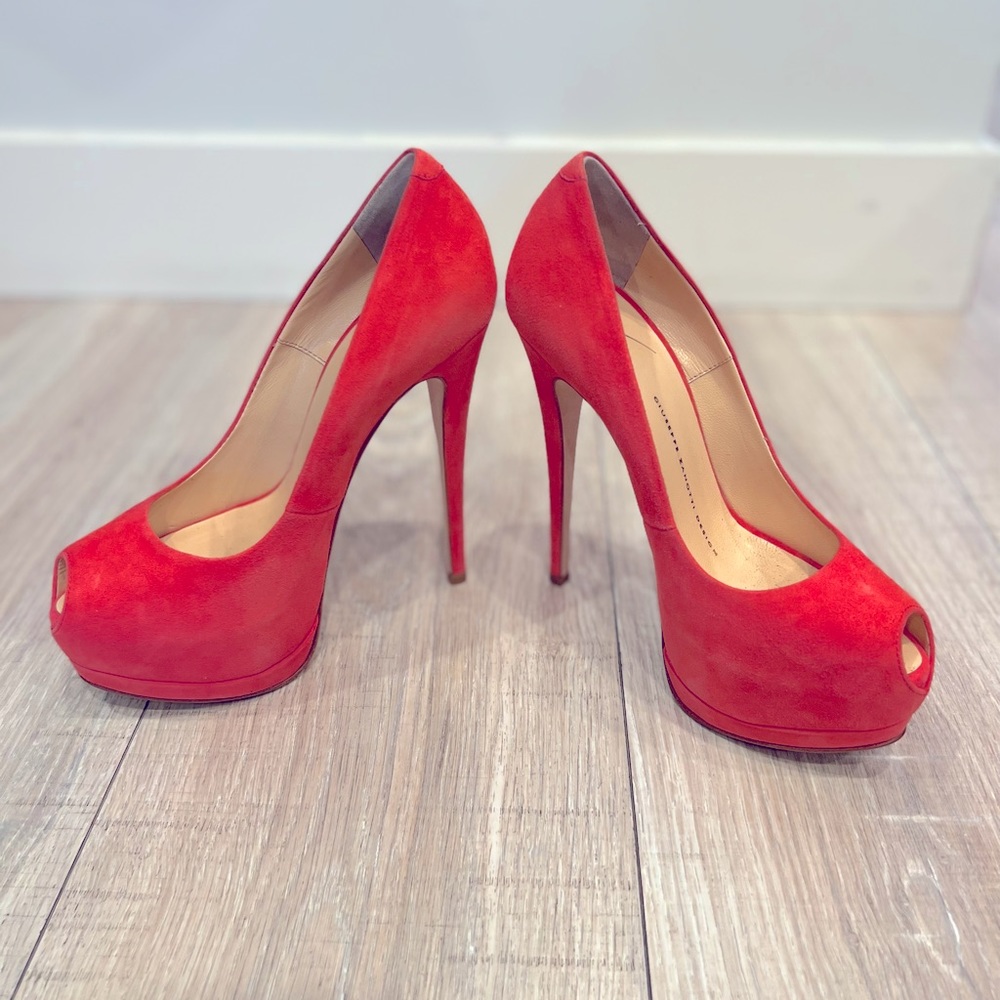 giuseppe zanotti peep toe suede pumps in color azalea